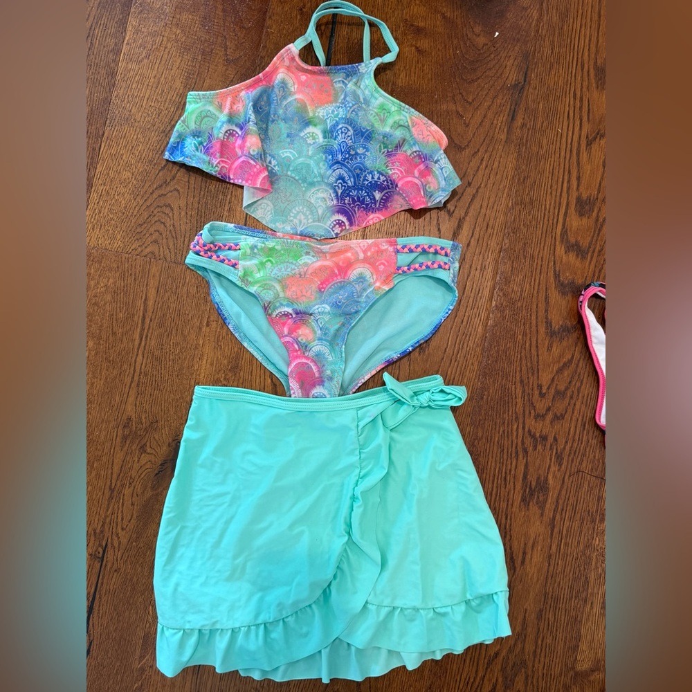 Girls'  10-12 bathing/swim suit bundle - Picture 6 of 9